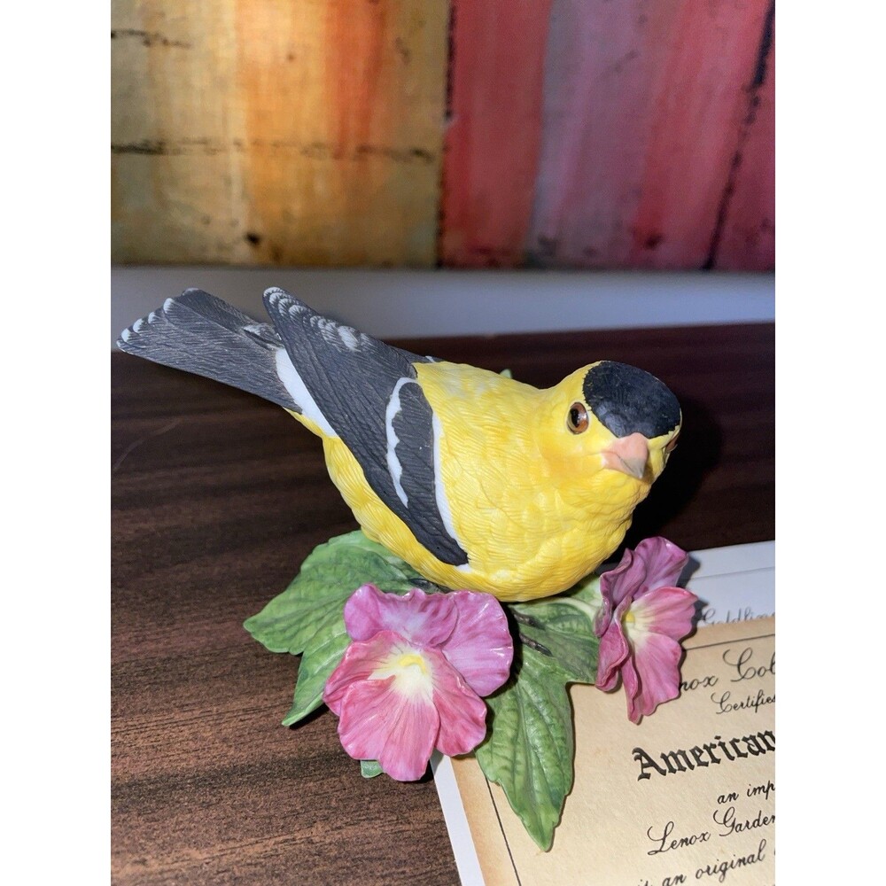 Lenox Garden Bird Collection American Goldfinch Porcelain Figurine 1997 COA Box